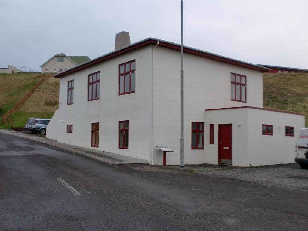 בלונדואוס Guesthouse Tilraun מראה חיצוני תמונה