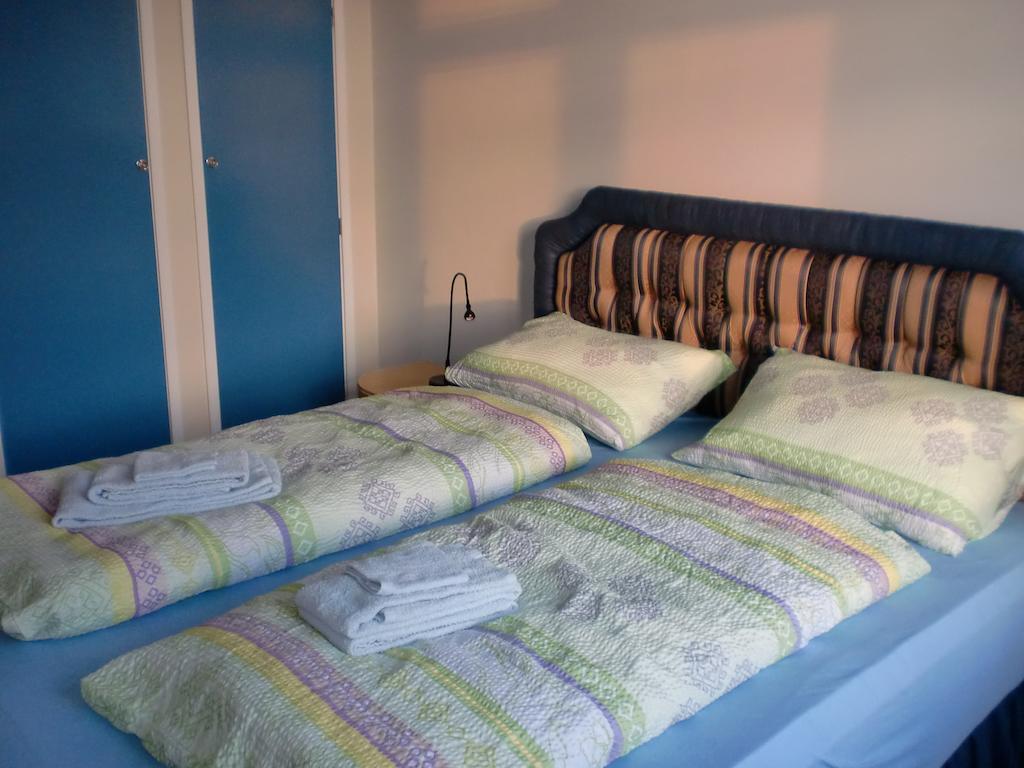 בלונדואוס Guesthouse Tilraun חדר תמונה