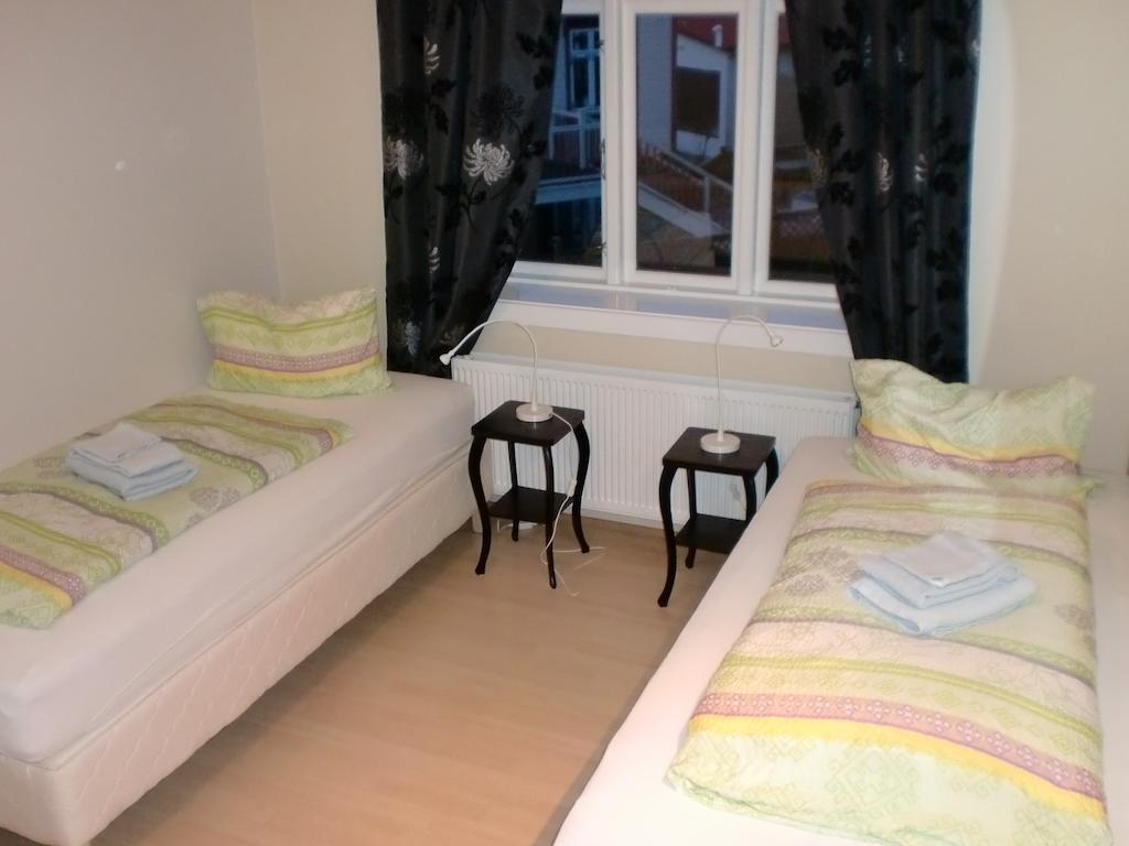 בלונדואוס Guesthouse Tilraun חדר תמונה