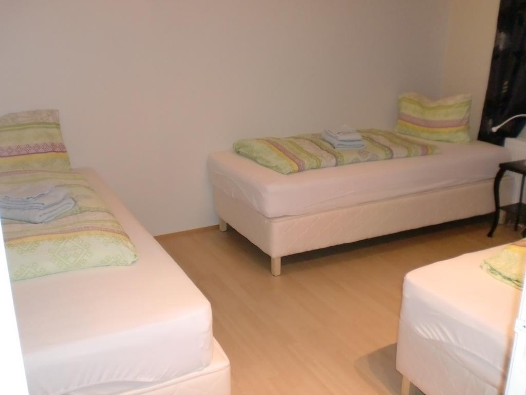 בלונדואוס Guesthouse Tilraun חדר תמונה